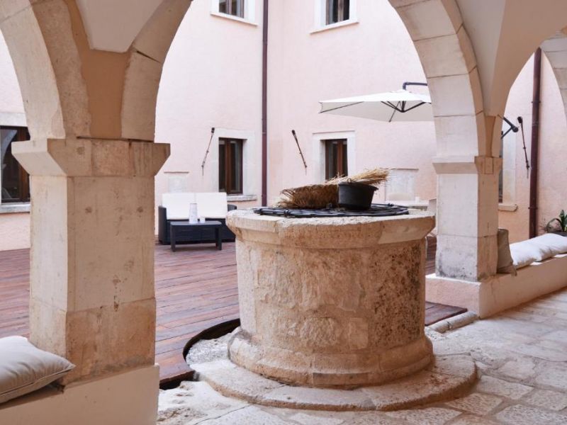 Dialoghi tra patrimonio e pittura contemporanea